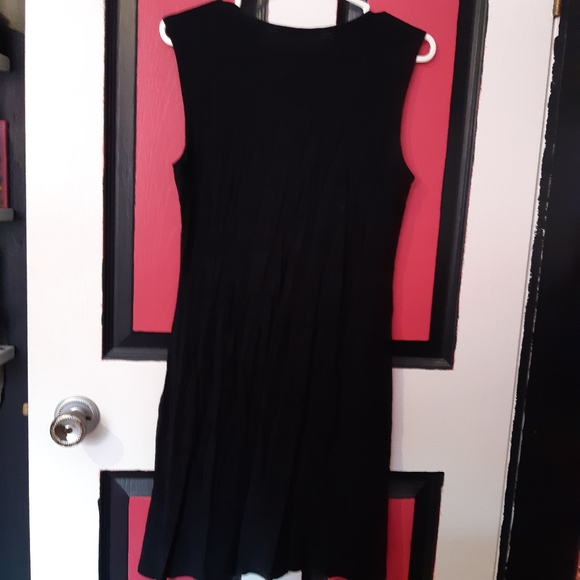 Black Dress - Picture 3 of 4